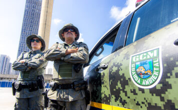 GCM captura serpente e lagarto-teiú e devolve animais à natureza