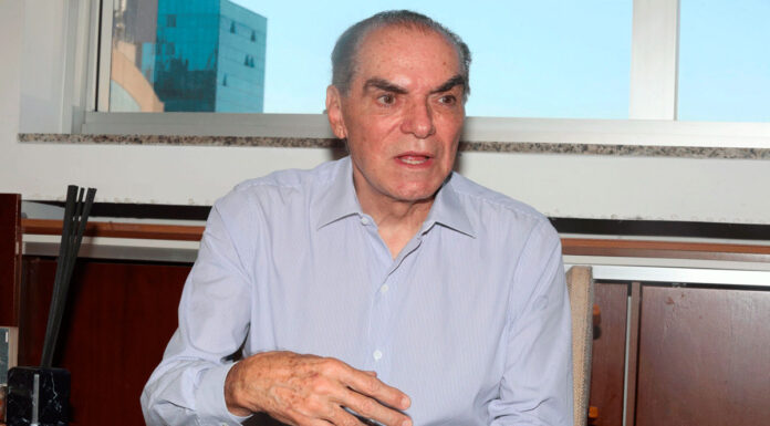 Michael Klein cobra aluguéis atrasados da Casas Bahia