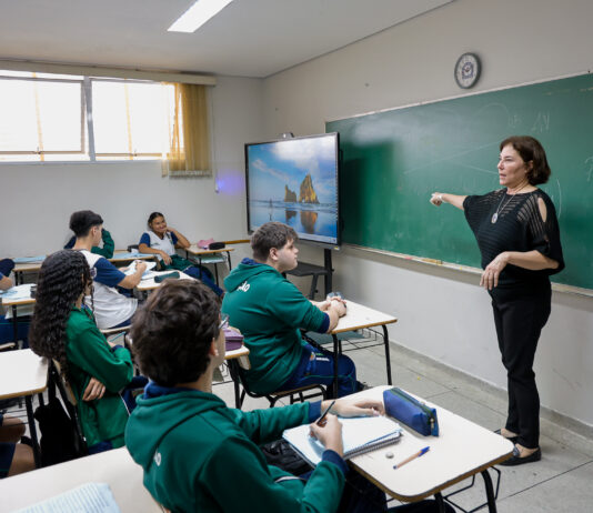 São Caetano envia à Câmara projeto de lei que garante abono aos profissionais da Educação em 2026