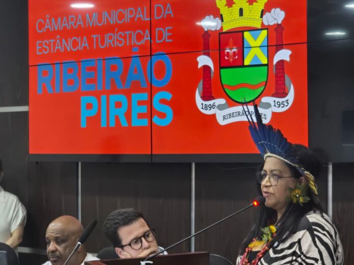 Jaqueline discursou e destacou a resistência como marco dessa trajetória - Foto: Fernando Coutinho/PMETRP