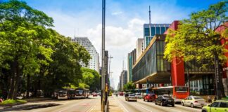 Guia prático do Réveillon na Paulista 2026, confira todos os detalhes do show da virada