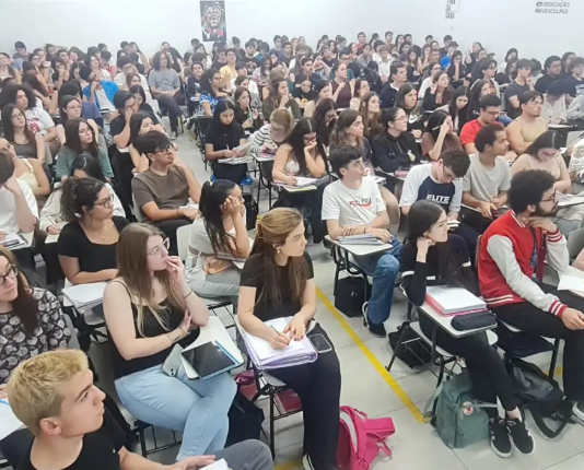 Cursinho Singular Anglo inicia aulas do Extensivo