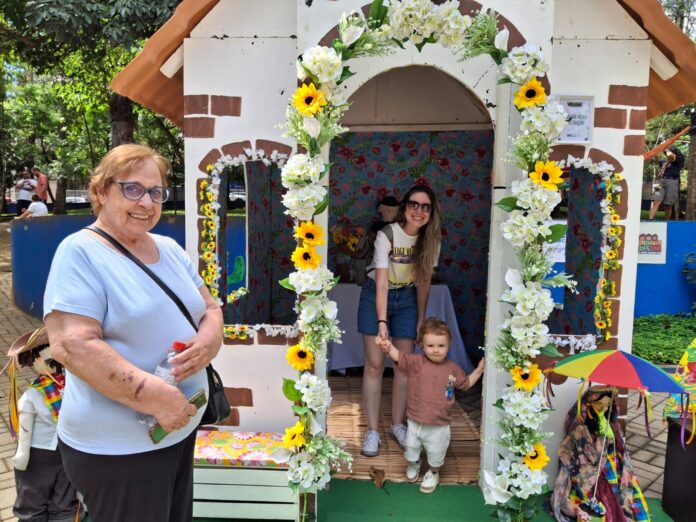 Carmen, Mariana e Murilo na Entoadinha_foto Suzel Tunes