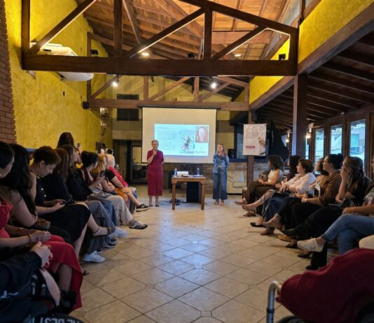 Ribeirão Pires reúne 32 mulheres em encontro de empreendedorismo feminino com palestras e networking