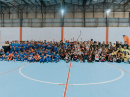São Bernardo entrega quadra preparada para prática de hóquei e uniformes às equipes de futsal