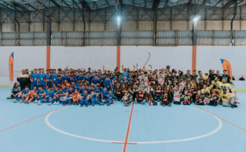 São Bernardo entrega quadra preparada para prática de hóquei e uniformes às equipes de futsal