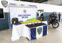 São Caetano entrega armas de choque, espargidores químicos e uma motocicleta para a GCM