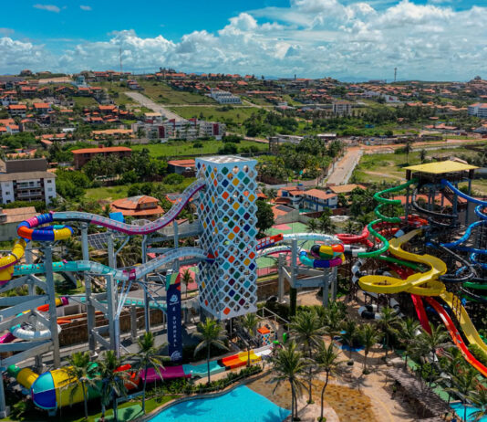 Guinness World Records reconhece, no Beach Park, a mais alta montanha-russa aquática do mundo