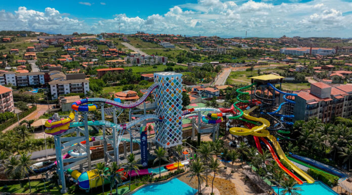 Guinness World Records reconhece, no Beach Park, a mais alta montanha-russa aquática do mundo