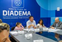 Prefeito Taka Yamauchi recebe professores em encontro no Paço Municipal