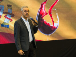 Confraria da COOP reúne apreciadores de vinhos e fortalece relacionamento com cooperados