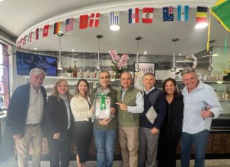 Prestes a completar 40 anos, Padaria Monte Carlo é homenageada pela ACISCS