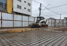Obras da Vila do Doce iniciam fresagem da galeria para preparação da nova pavimentação