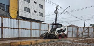 Obras da Vila do Doce iniciam fresagem da galeria para preparação da nova pavimentação