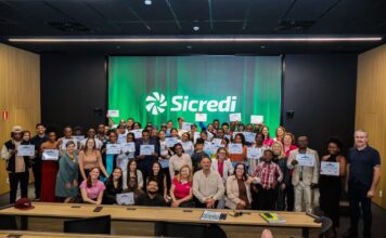 Sicredi certifica mais de 100 estrangeiros em curso de língua portuguesa