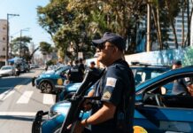 GCM de São Bernardo contém motociclista após desobediência durante fiscalização no Alves Dias