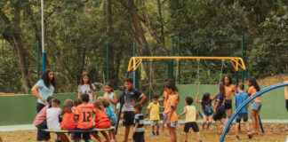 Vila Jurubeba ganha praça-parque com campo de grama sintética, playground e pista de caminhada