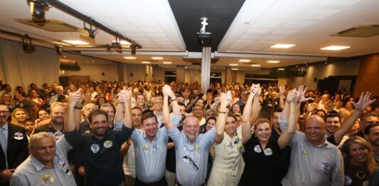 Tite Campanella lança oficialmente as candidaturas de Orlando e Carla Morando em São Caetano