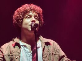 Em Ribeirão Pires, Chico Chico embala último sábado do Festival do Chocolate by Chocolândia ao som de MPB