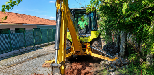 Ribeirão Pires intensifica serviços de zeladoria e manutenção urbana em diferentes regiões da cidade
