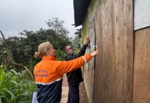 Operação preventiva interdita residências com risco de deslizamento no Jardim Santo André