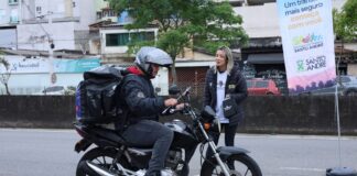 Blitz educativa orienta motoristas e motociclistas durante Mês da Mobilidade em Santo André