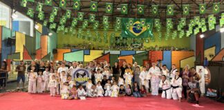 Treino aberto de Taekwondo reúne quatro turmas de projeto esportivo em Ribeirão Pires