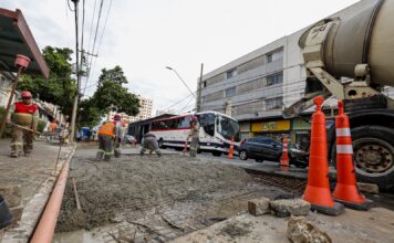 São Caetano executa pavimento de concreto nos pontos de parada de ônibus e recapeamento da Av. Goiás avança