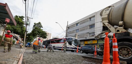 São Caetano executa pavimento de concreto nos pontos de parada de ônibus e recapeamento da Av. Goiás avança