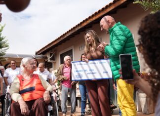Luciano Hang realiza sonho de idosa e a leva para conhecer a Havan