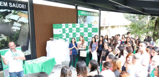 Público conheceu espaços da instituição e detalhes sobre os cursos oferecidos